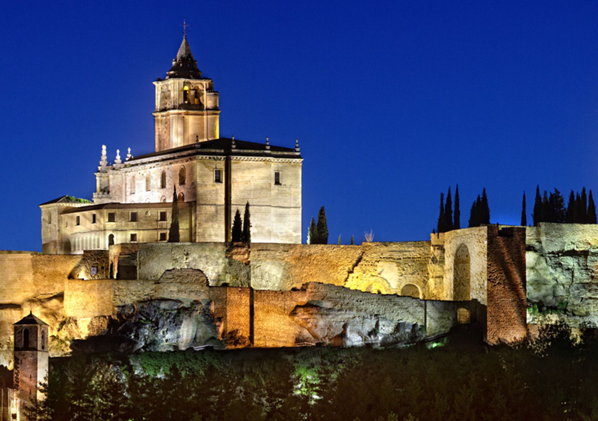 reservar online visitas guiadas a Fortaleza de la Mota en Alcalá la Real